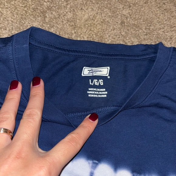 Tailgate New England Patriots NFL Blue & White Tie-Dye Cropped T-Shirt, NWOT, L - Picture 3 of 4